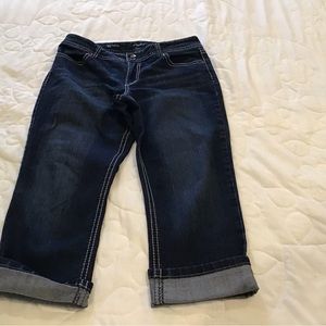 Maurice’s 11/12 short crop/ capris